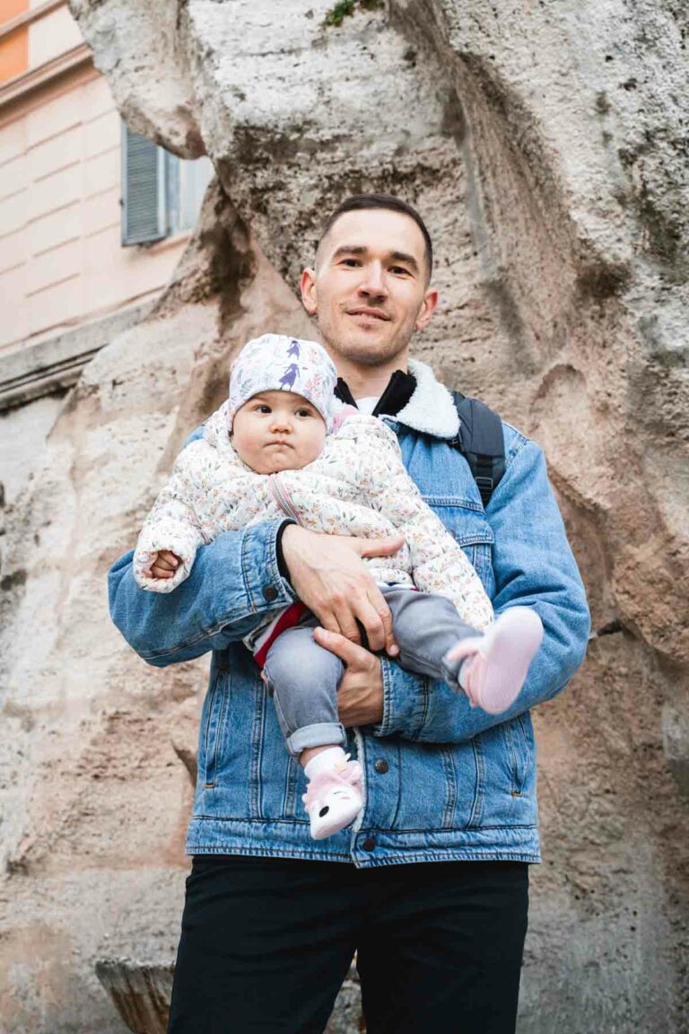 Family photoshoot with father and son at Fontana di Trevi